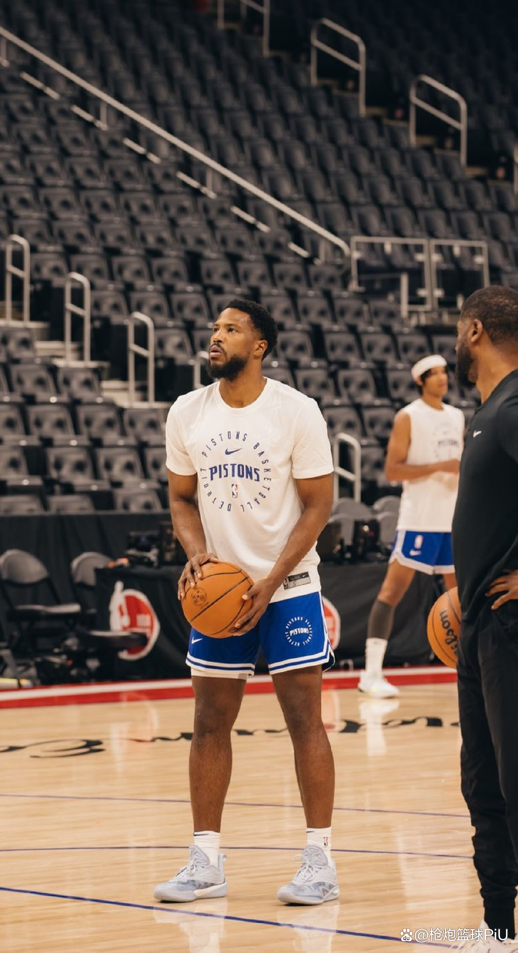 三角洲维克多改枪