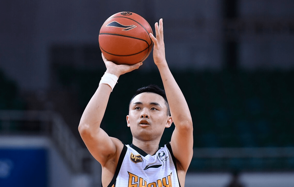 尼斯训练开放日，加时末段远射贴柱引欢呼，CBA季后赛在即，纪律约束更严格的简单介绍