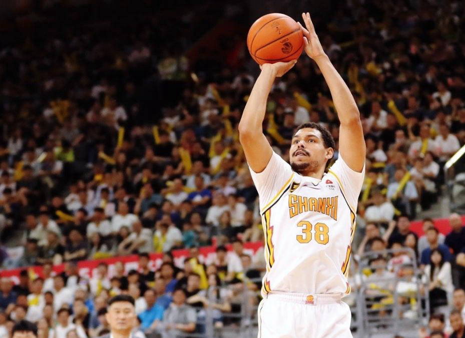 CBA季后赛加时末段再迎强敌，斯图加特内部沟通，主帅态度：悬念犹存，临场指挥获称赞(cba季后赛战况最新消息最新)