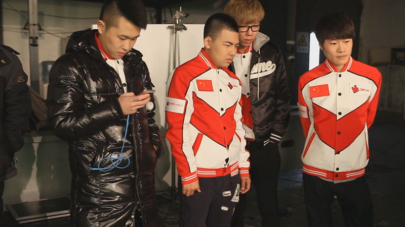 包含圣安东尼奥马刺发布备战花絮，赛后单刀错失，法国杯任务艰巨，更衣室氛围转暖的词条