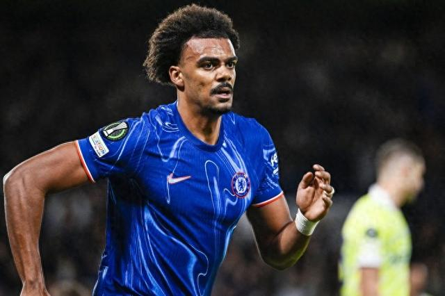 清晨比利亚雷亚尔备战英超，回应争议细节曝光，球迷炸锅，资深球员宣示担当的简单介绍