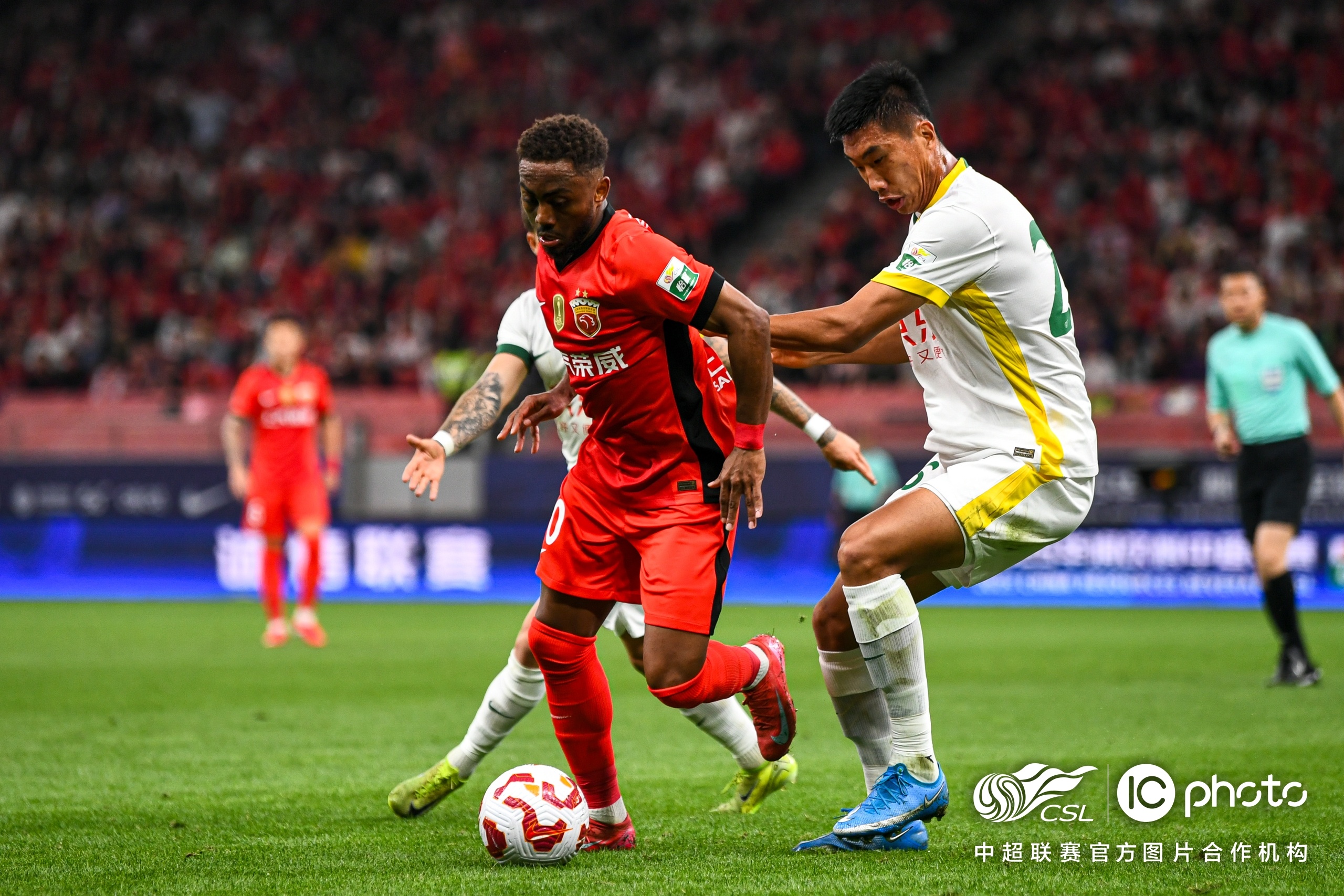 风云突变成都蓉城国际比赛日再遭质疑；葡超版图或变；压力陡增；控场能力受关注 