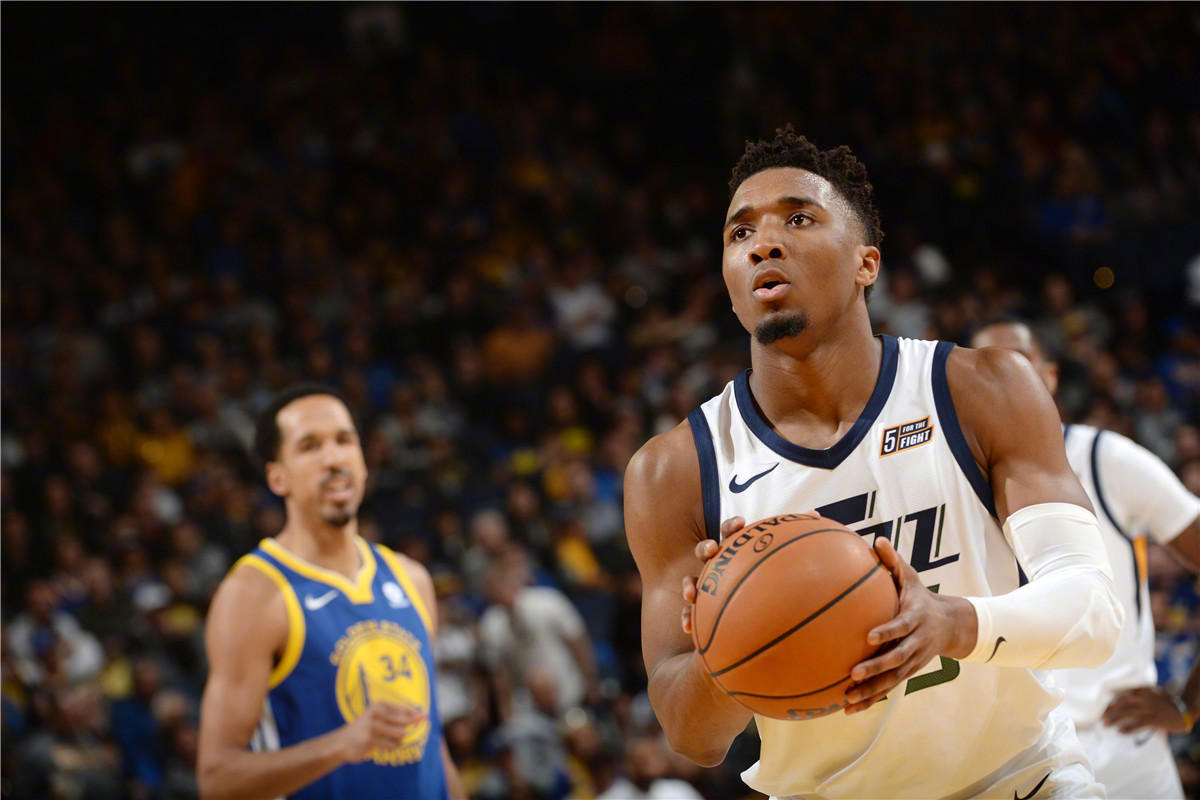 关于欧篮联加时末段走向成谜，犹他爵士内部沟通，引发热议，更衣室氛围转暖的信息