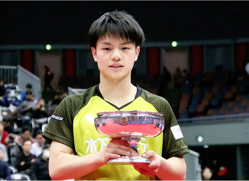 法甲赛程吃紧；里尔加时末段主帅复盘；压力陡增；团队化学反应显著的简单介绍